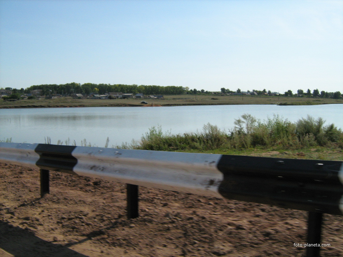 Пруд в Тавричанке