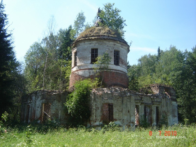 Разрушенная примерно в 1924 г. Церковь
