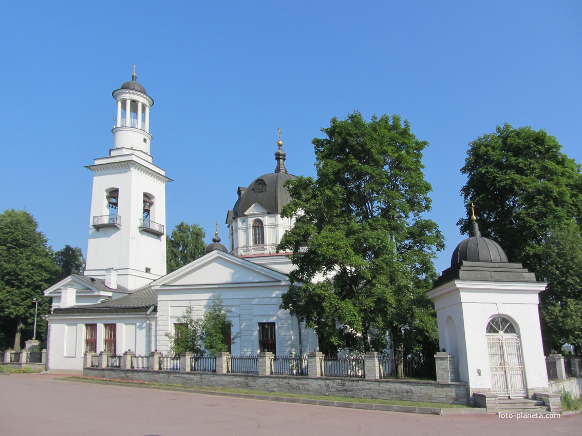 Церковь и колокольня Святого Благоверного князя Александра Невского.