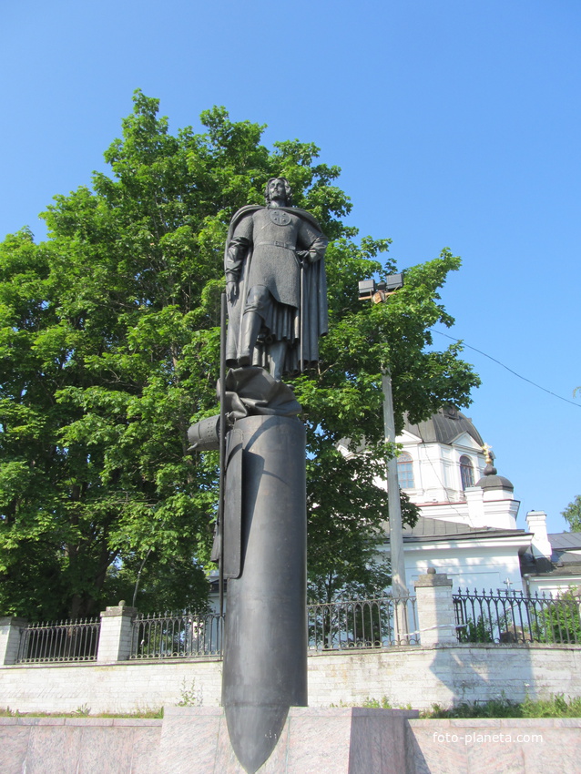 Памятник Александру Невскому.