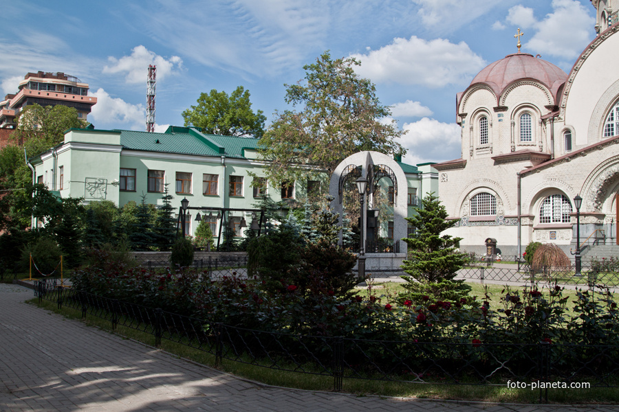 Воскресенский Новодевичий женский монастырь