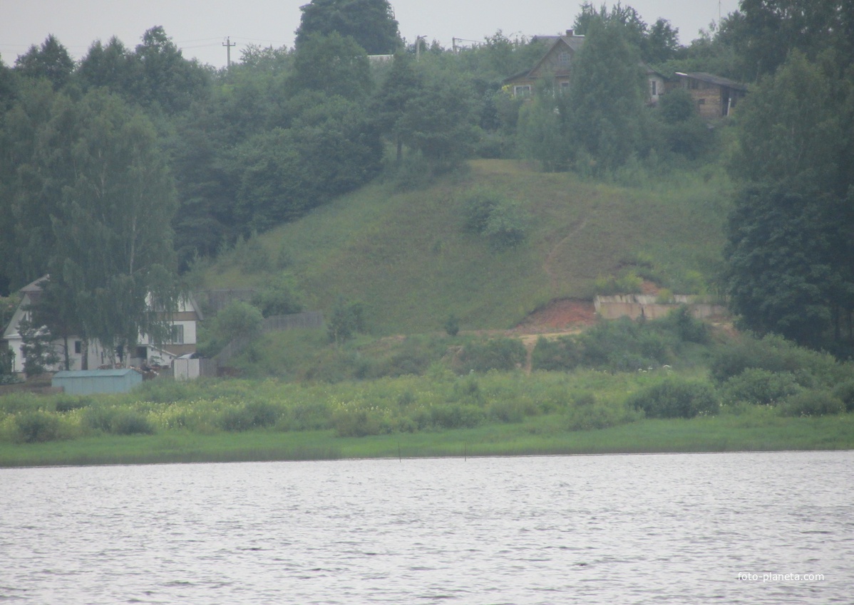 Вид на Торковичи и озеро Антоново из Борщово.