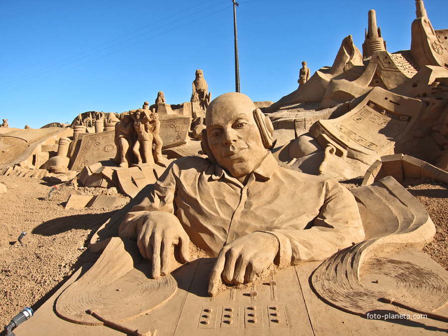 Выставка песочных фигур