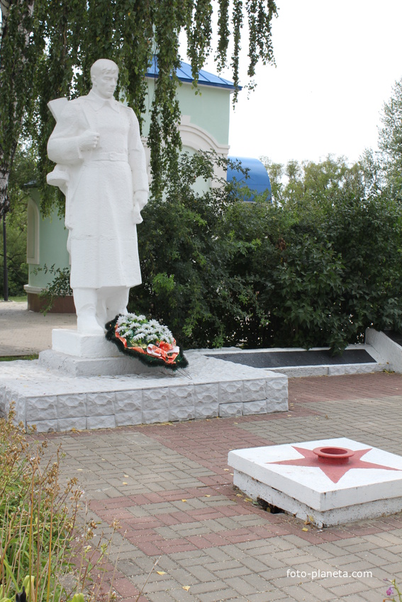 Новая Нелидовка. Мемориал павшим воинам.