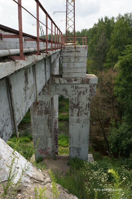 Мост через речку Кашира