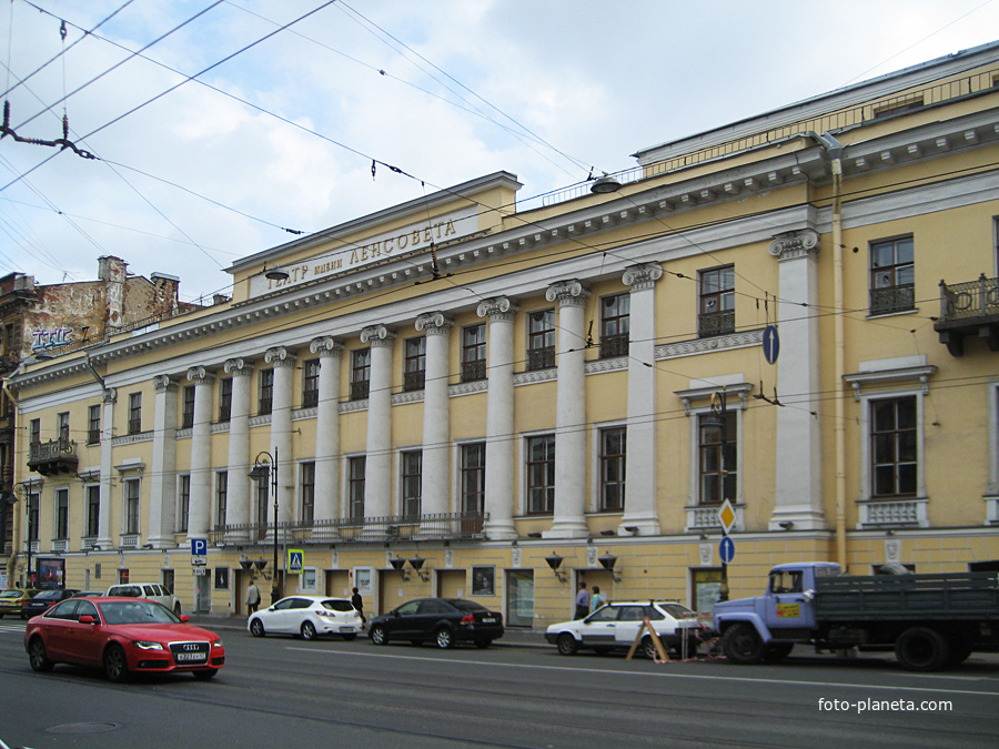 Здание театра имени Ленсовета