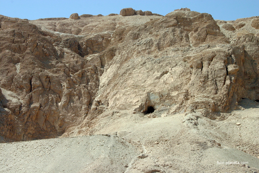 Гробницы в Дейр эль-Бахри