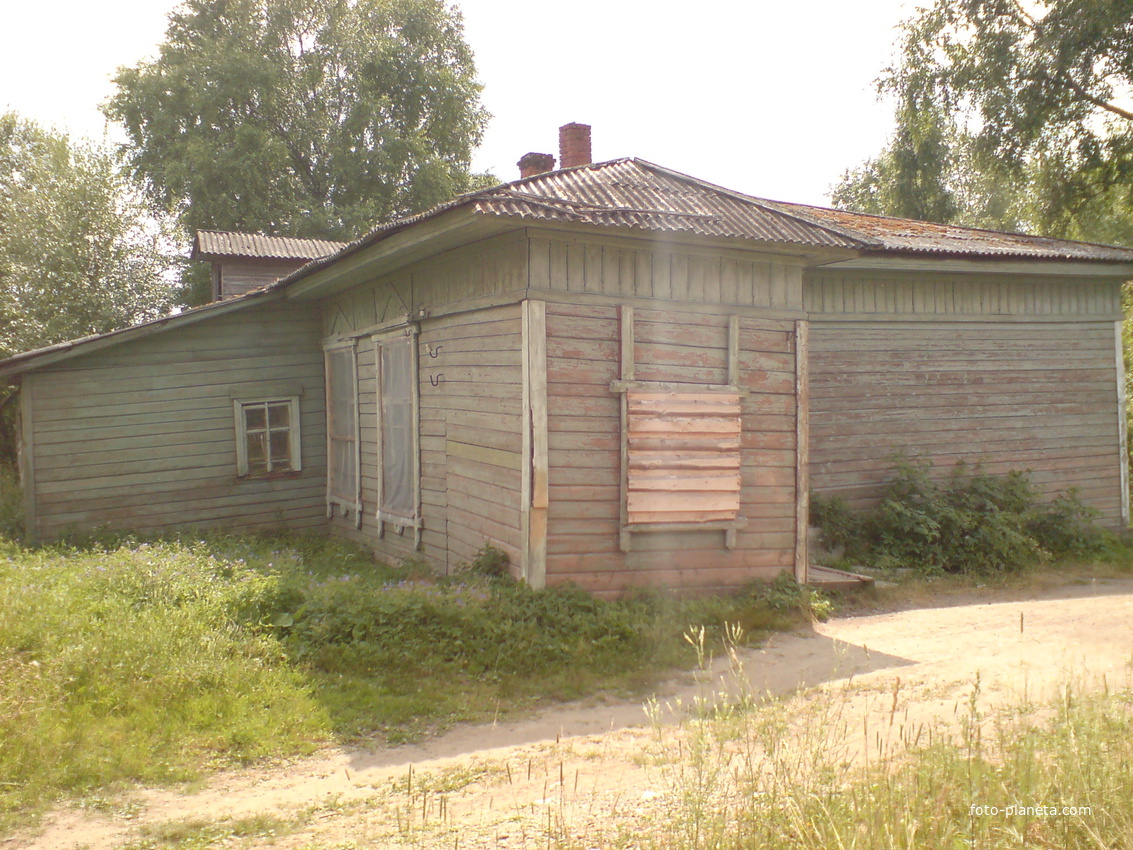 Заброшенное строение в Лазарево