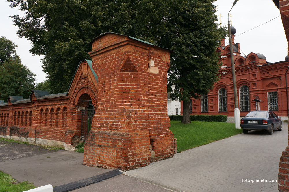 Ворота храмовой ограды