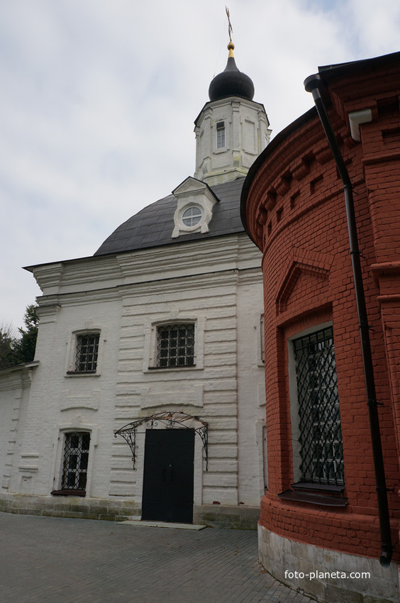 Храм Петра и Павла на бышем кладбище