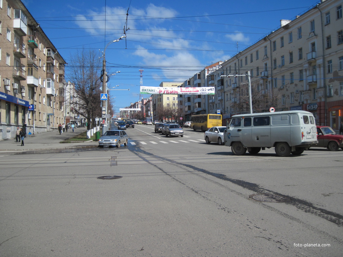 Перекресток улиц Пушкинская и Ленина
