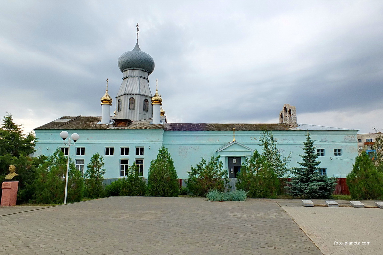 Михайло-Архангельский храм ( бывший кинотеатр Спартак)