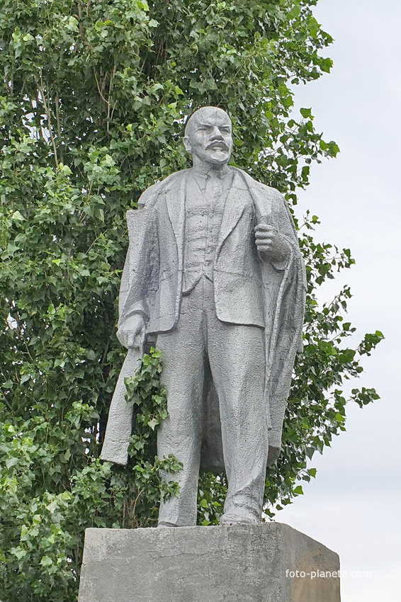 Памятник Ленину