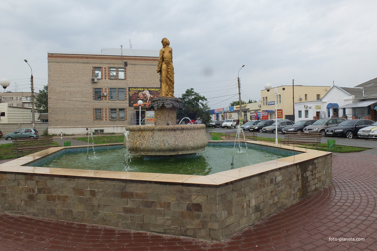 фонтан с видом на улицу Ленина