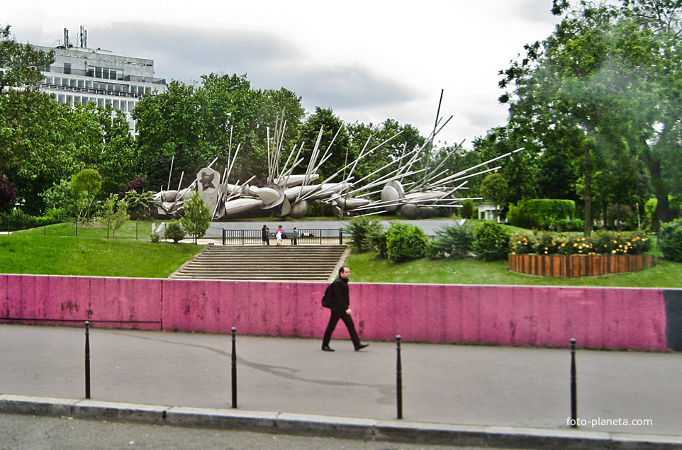 Памятник защитникам Парижа