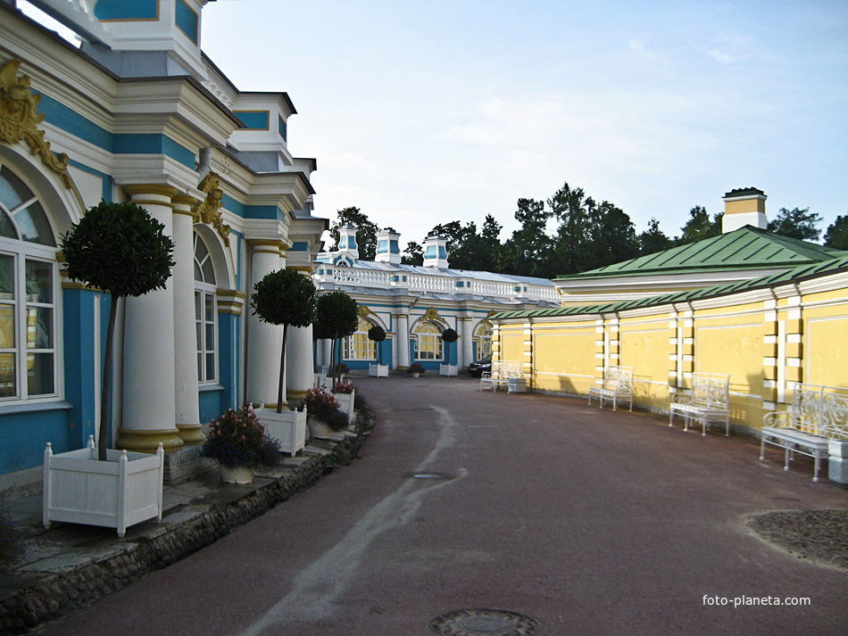Задний двор Екатерининского дворца