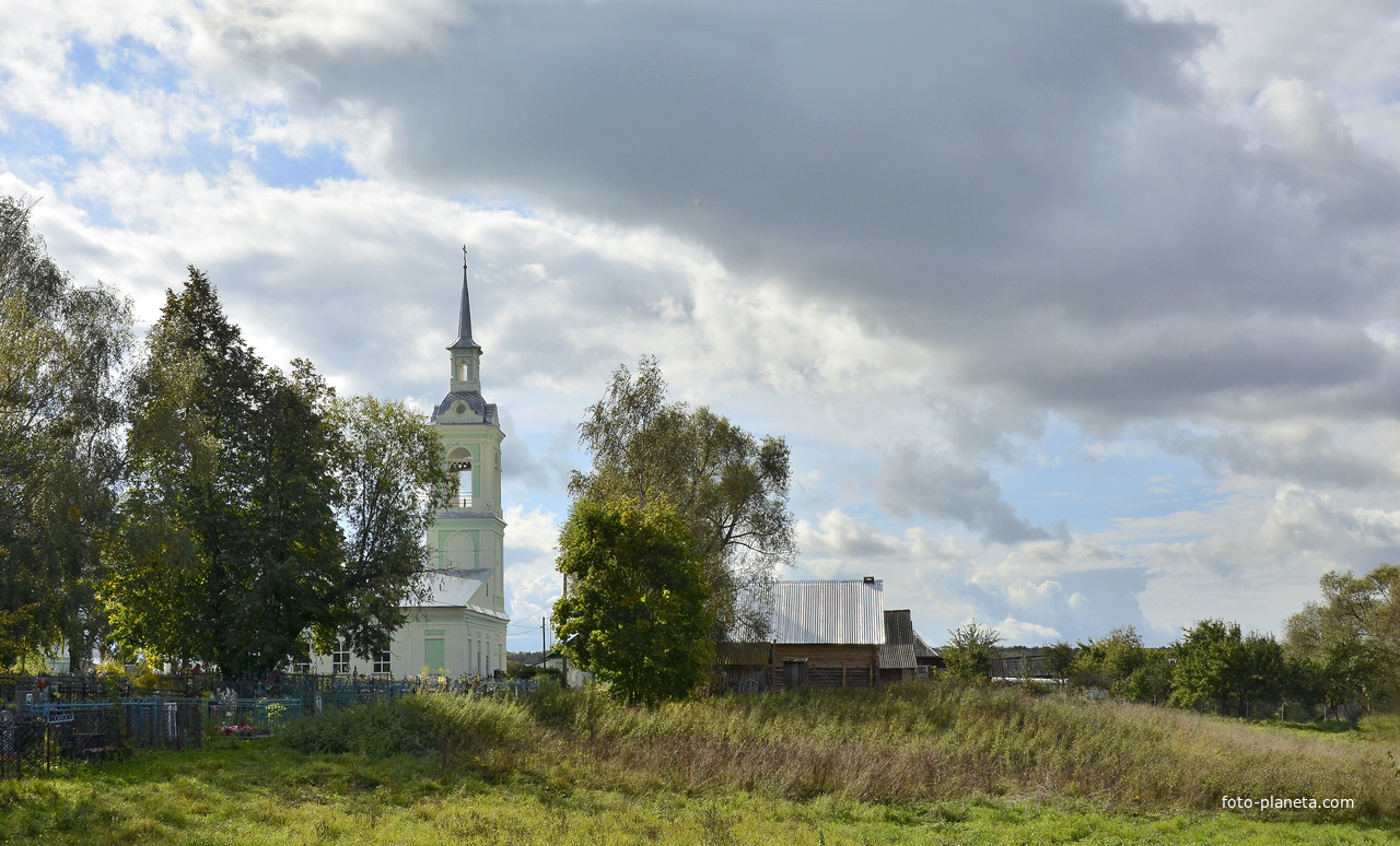 По дороге к Никольскому храму.