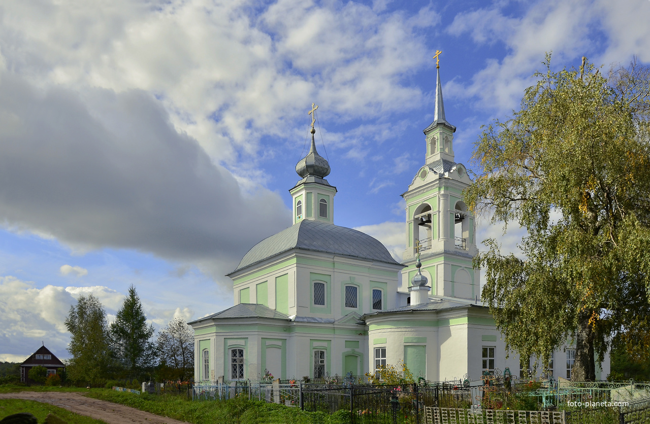 Каменный храм села Незнаново был возведён в 1783 г. по проекту талантливого местного архитектора-самоучки Степана Андреевича Воротилова (1741-1792).