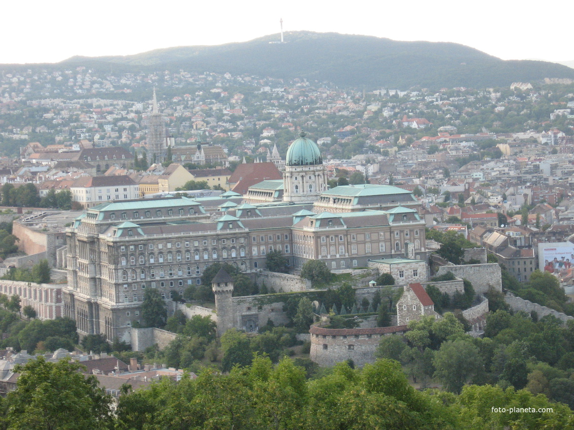 Вид с горы Геллерт на королевский дворец