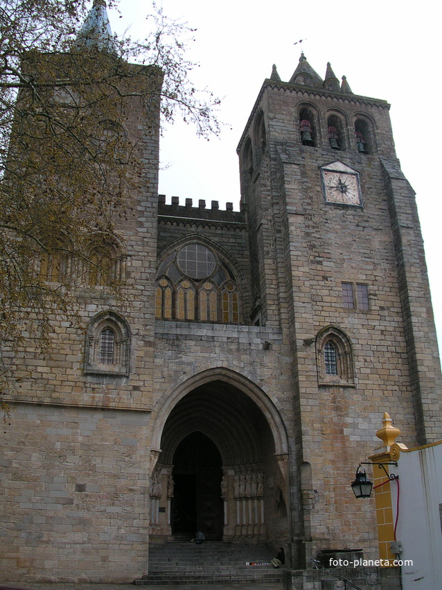 Evora. Cathedral