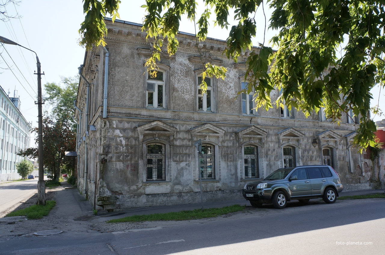 Комсомольская улица, 18