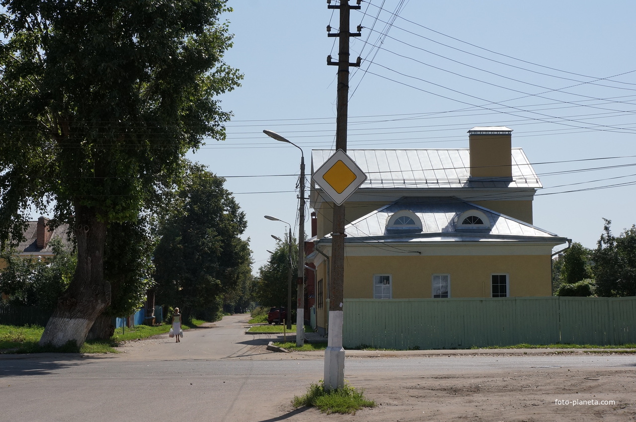 Савельича, 19