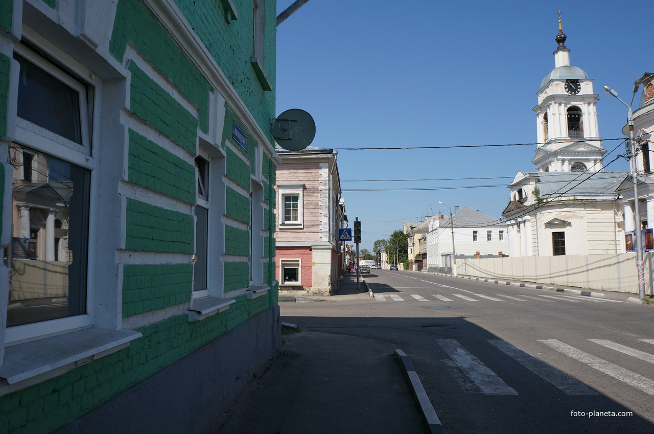 Перекрёсток Красногвардейской и Комсомольской улиц