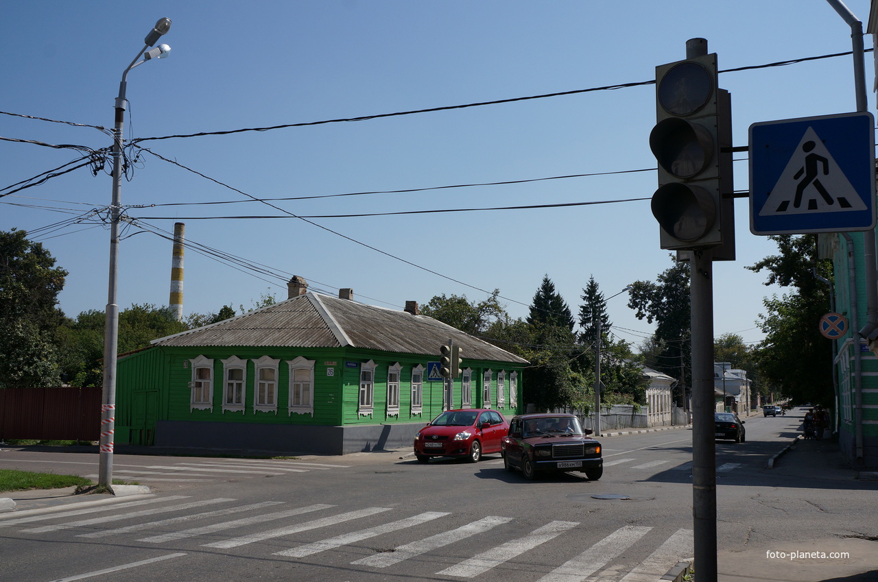 Перекрёсток в старой Коломне у Вознесенского храма
