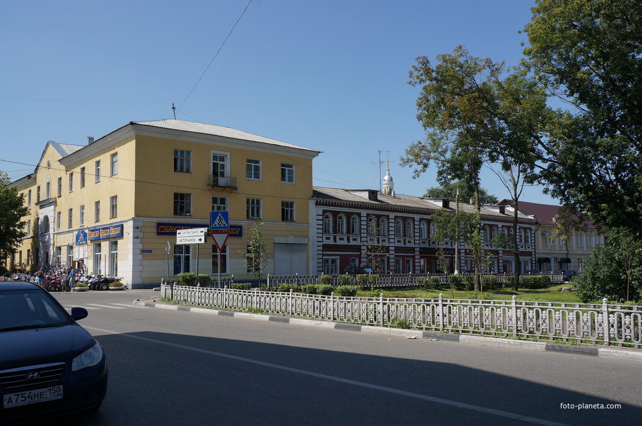 Красногвардейская улица, 1