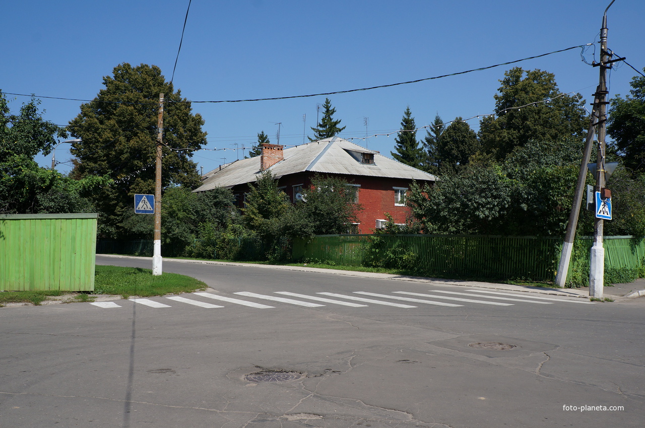 Арбатская улица, 1