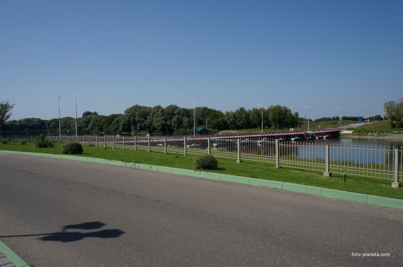 Бобренёвский пешеходный разводной наплавной мост