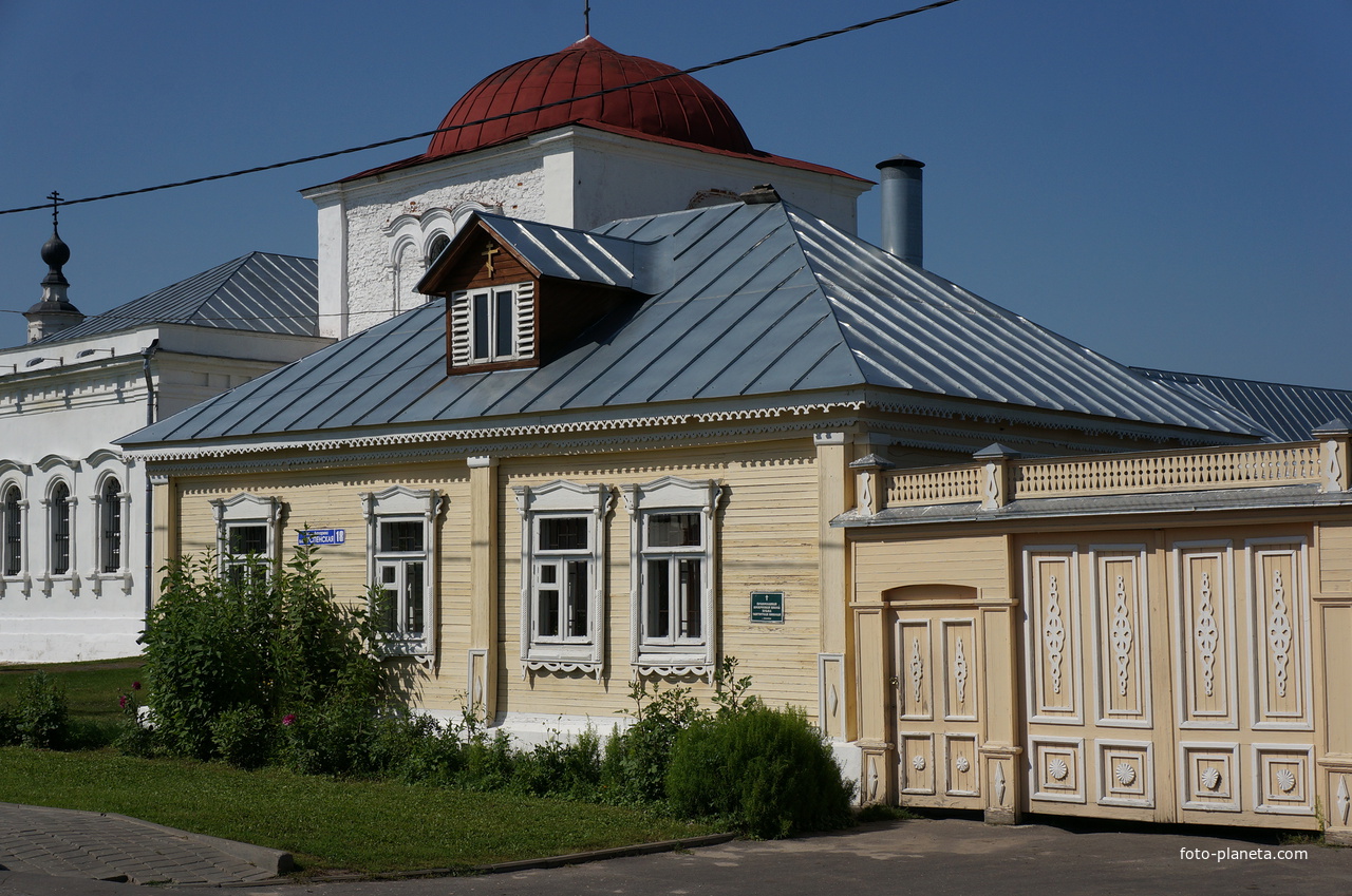 Успенская (Лазарева) улица, 18. Православная воскресная школа при храме  святителя Николая | Коломенский Кремль | Фотопланета