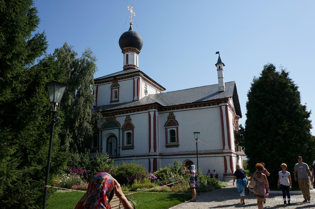 Собор Троицы Живоначальной Свято-троицкого Новоголутвина монастыря