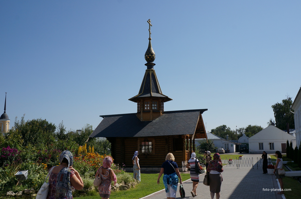 Деревянная часовня в честь Св. Равноапостольного князя Владимира Киевского и Св. Великомученицы Анастасии (Узоразрушительницы)