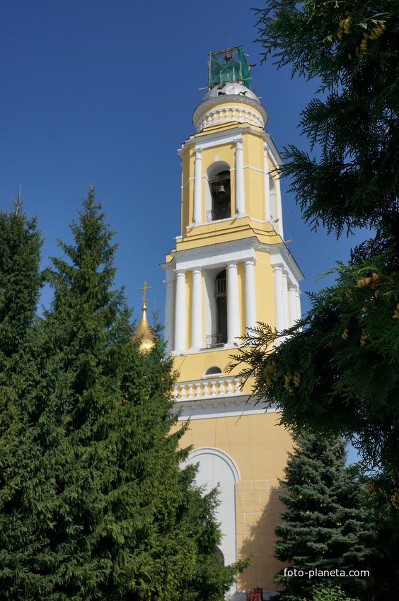 Колокольня монастыря