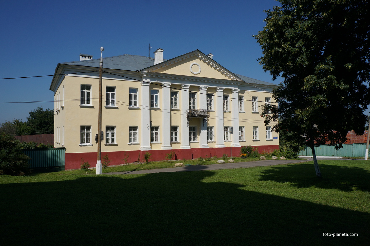 Здание Коломенского уездного училища (кон.XVIII - нач. XIX вв)