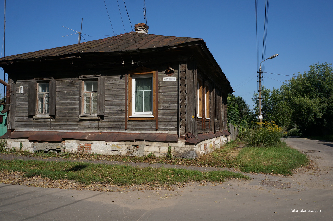 Островского улица, 13