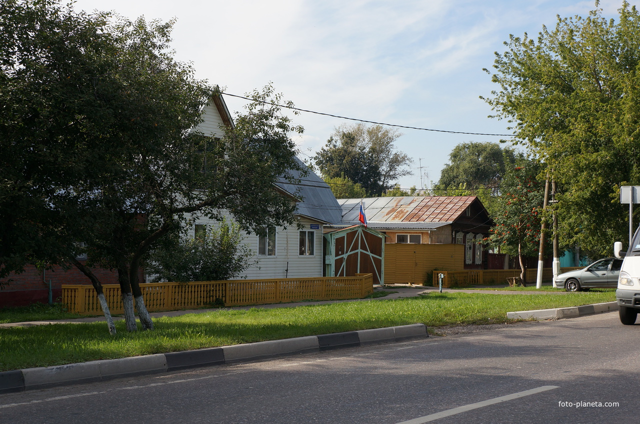 Улица Октябрьской Революции (посёлок Радужный)