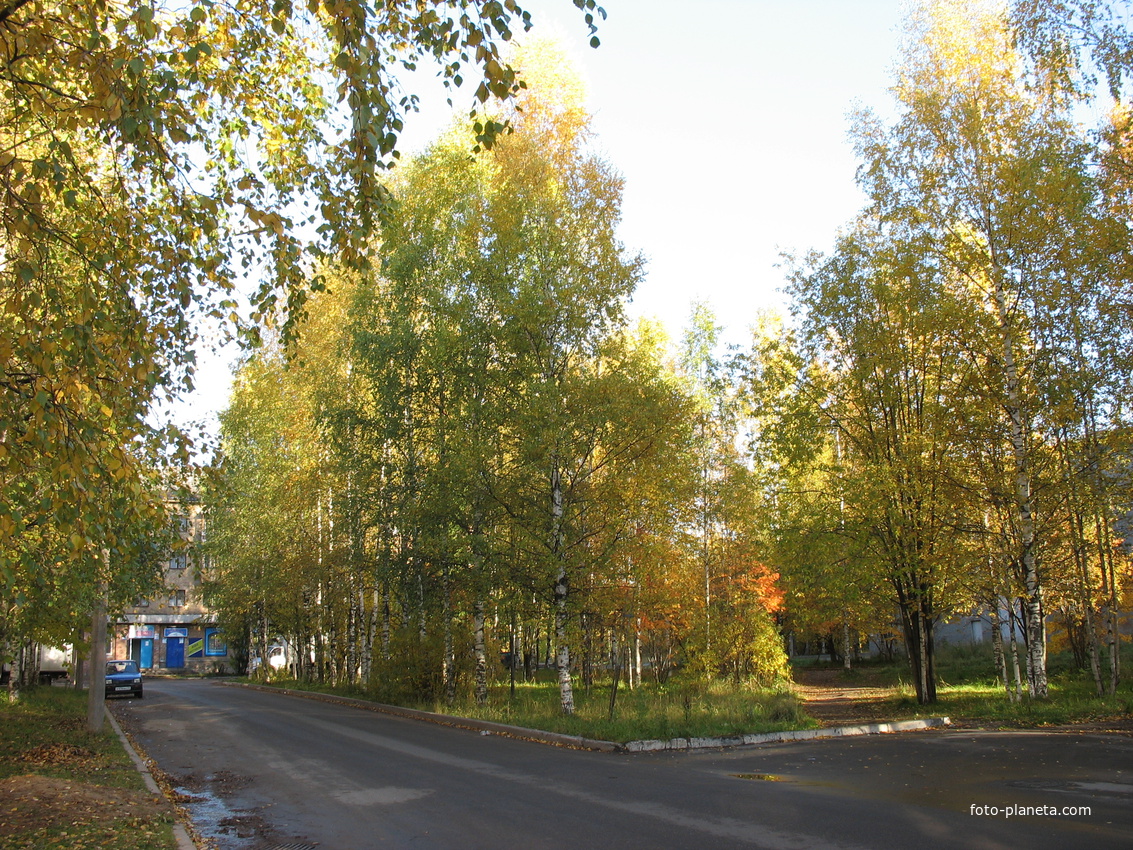 Сыктывкар около музтеатра осень 2006