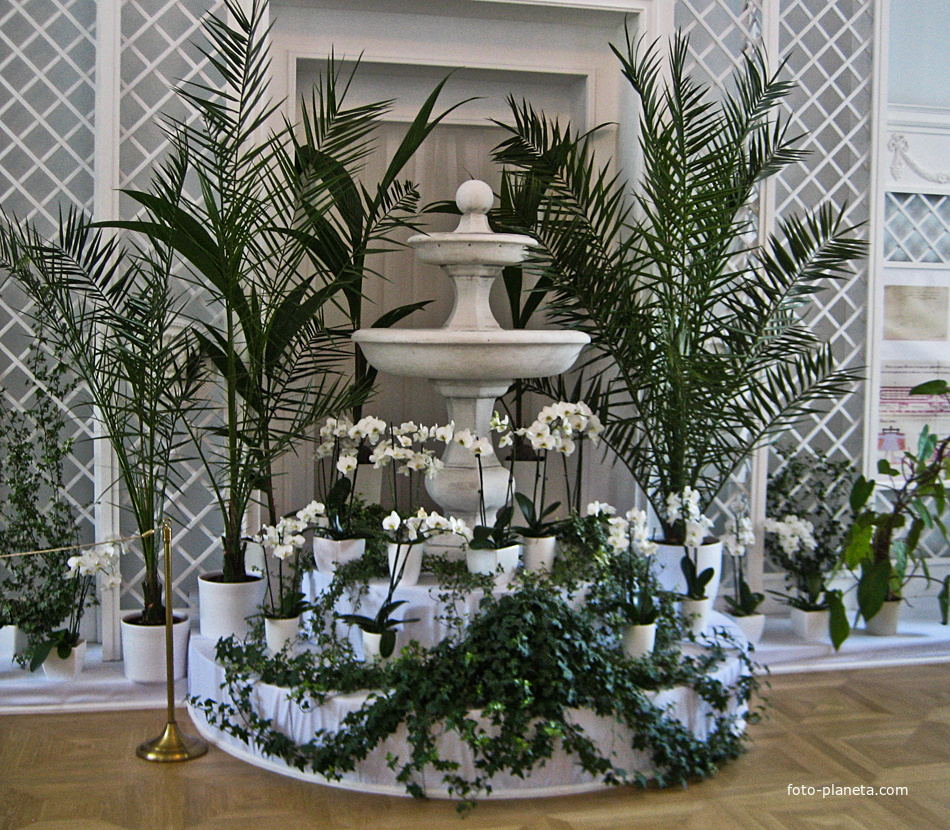 Екатерининский дворец. Зубовский флигель. Фонтан.