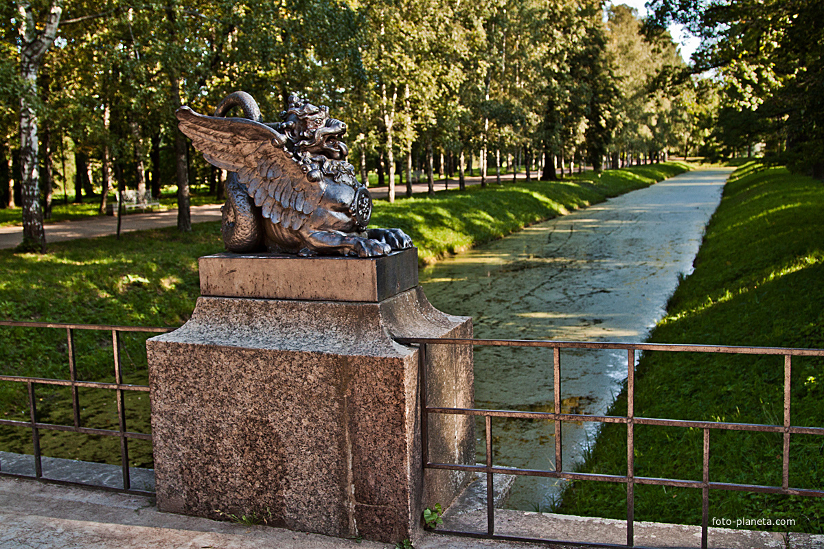 Александровский парк. На Драконовом мосту.