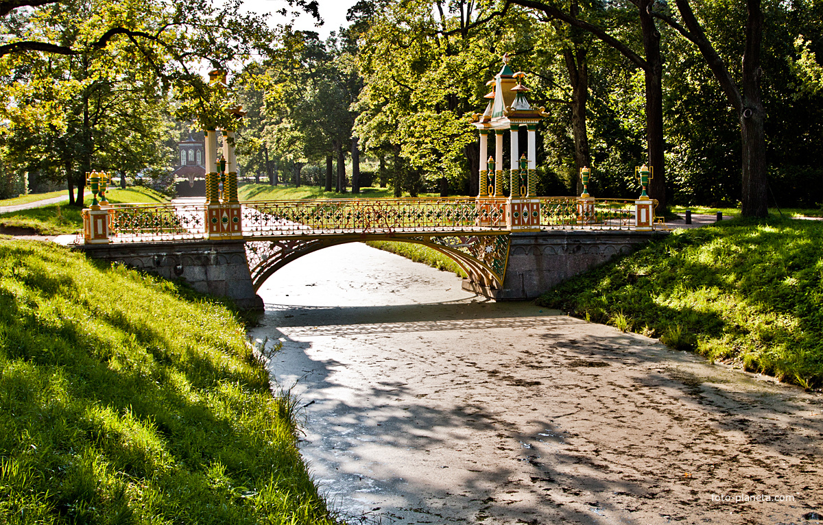 Канал и Китайский мостик