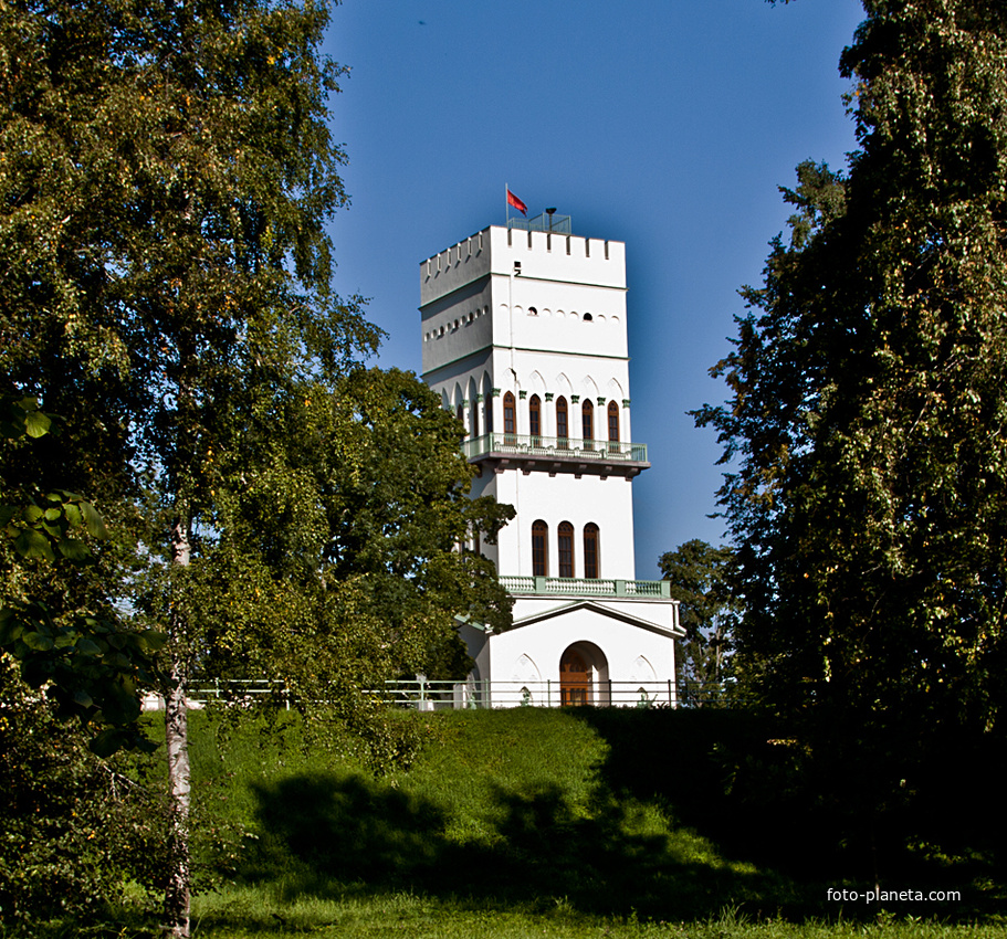 Белая башня фото