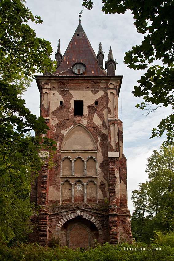 Александровский парк. Башня &quot;Шапель&quot;.