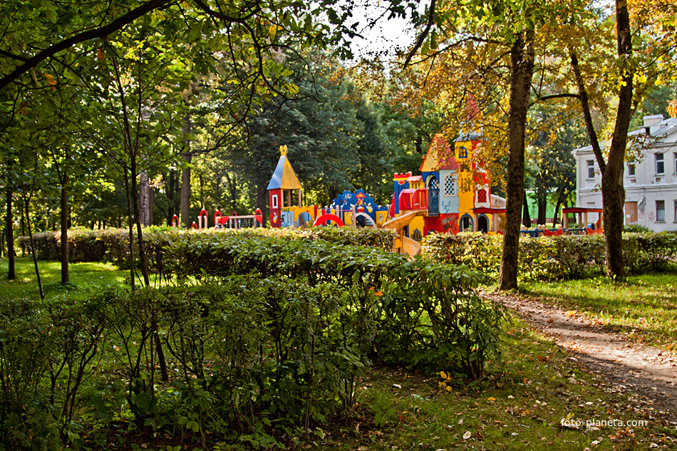 Детская площадка на проспекте Ленина