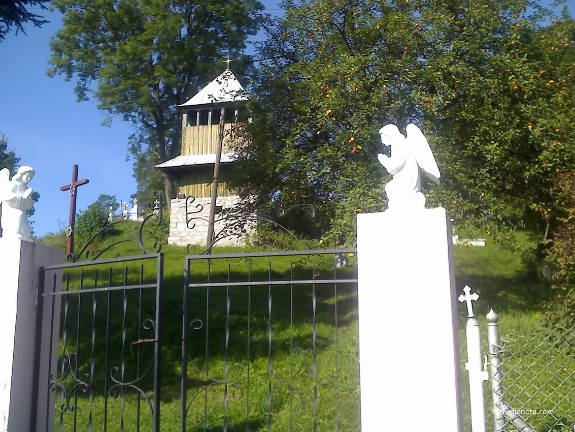 Врата (дорога) к церкви с.Кропивная