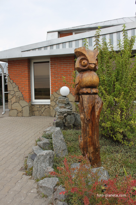 Жданово. Во дворе гостиницы.