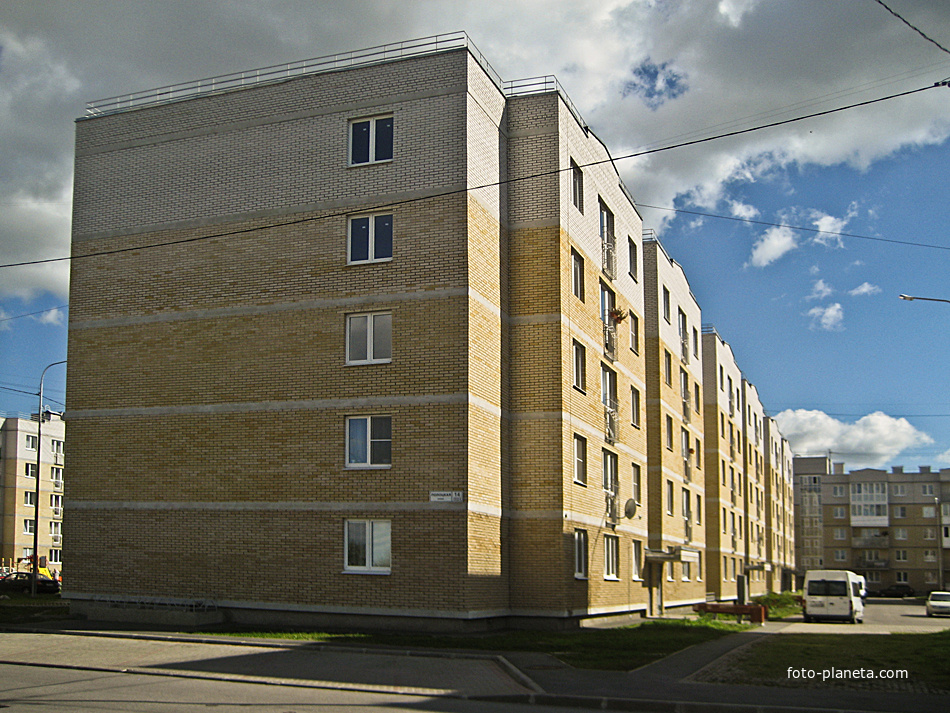 Славянка. Улица Полоцкая, 14, корпус 2.