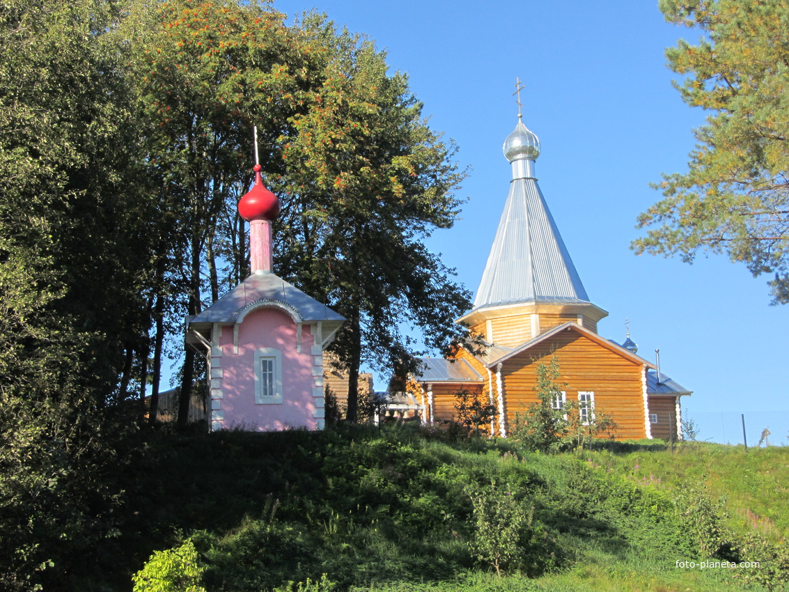 Дудачкино, церковь и часовня Михаила Архангела, другой ракурс