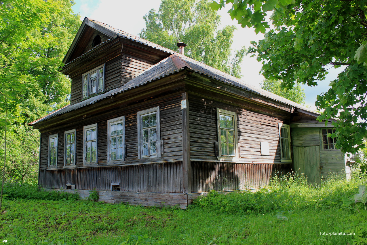 Дом в которым жил Д.И. Менделеев ( Млево)